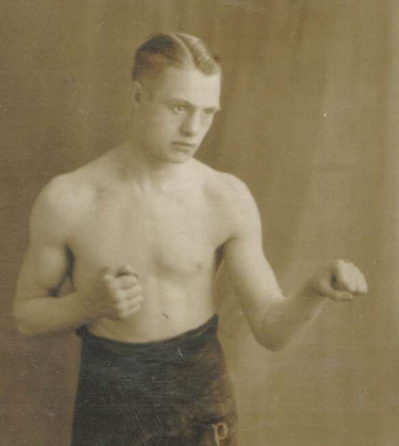 Percy Dexter (Sheffield) Northern Area featherweight champion 1934
